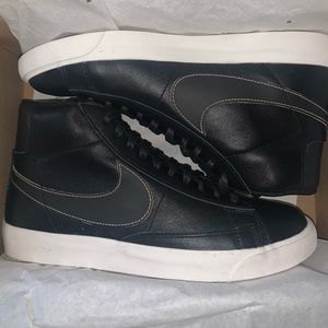 Nike mid blazer